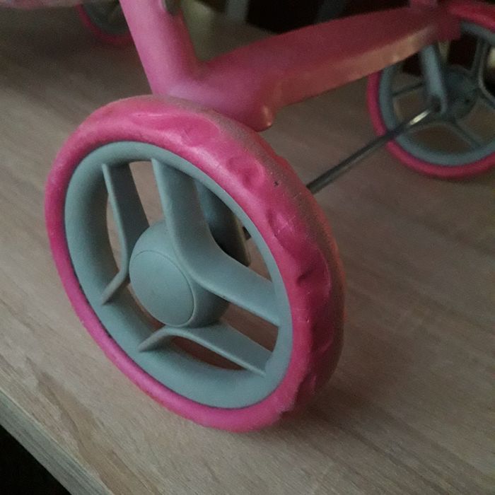 Коляска детская, игрушка.