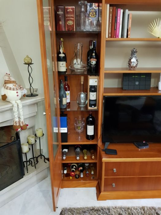 Estante / móvel de sala em cerejeira