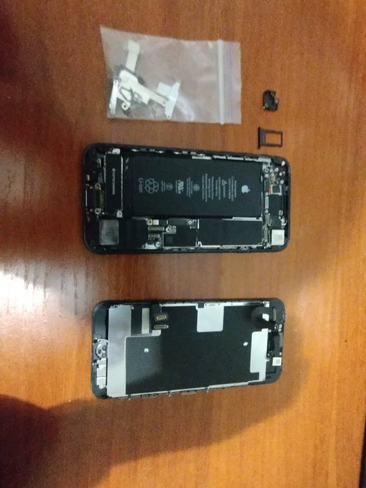 Обміняю iphone se 2  на айфон моделі 5 і нижче