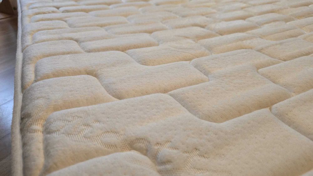 Materac 140 x 200 ze stelażem