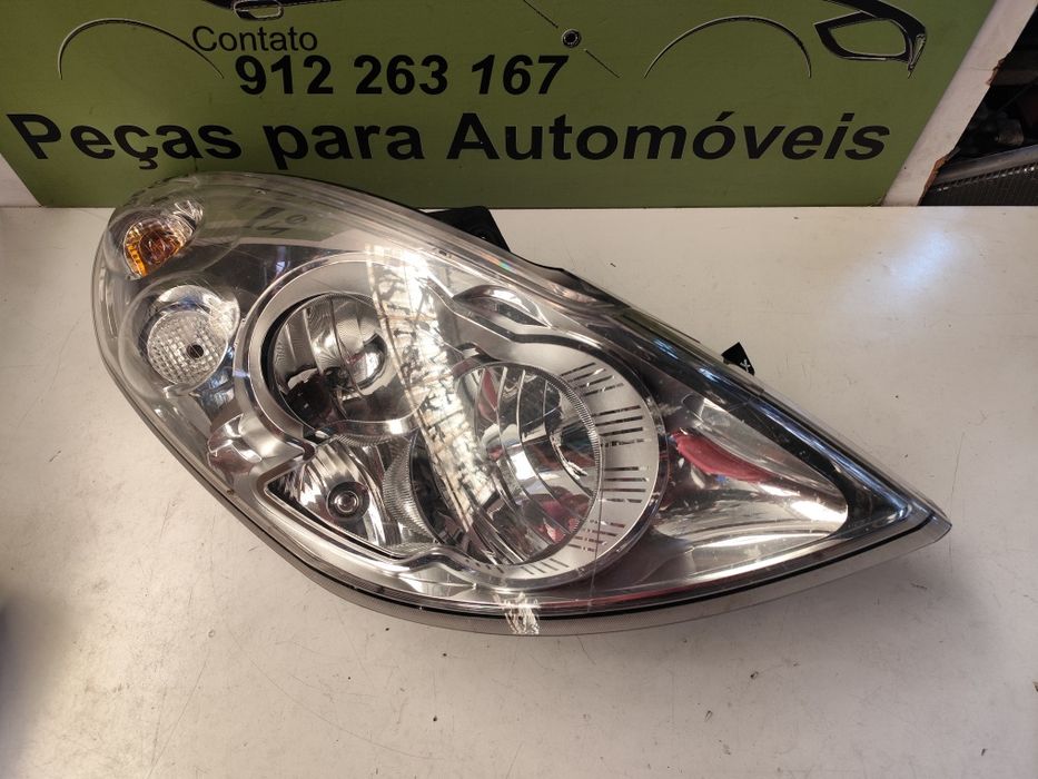 Renault Master III - Farol Direito - Ff936