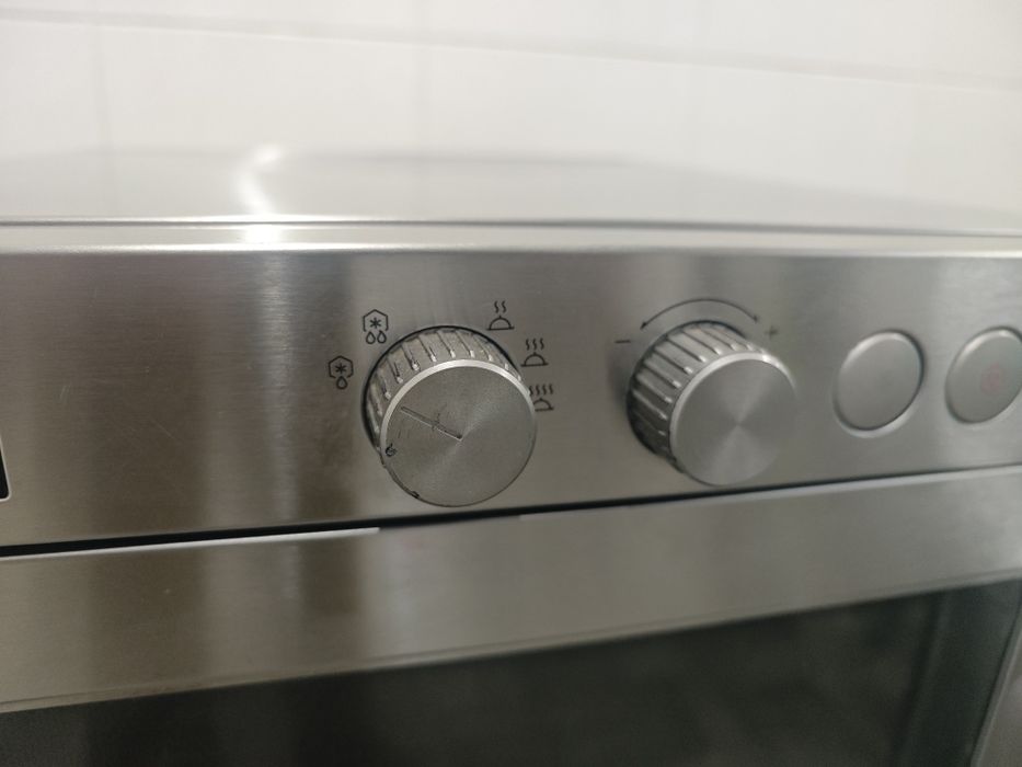 Професійна мікрохвильова піч Samsung MJ26A6091AT