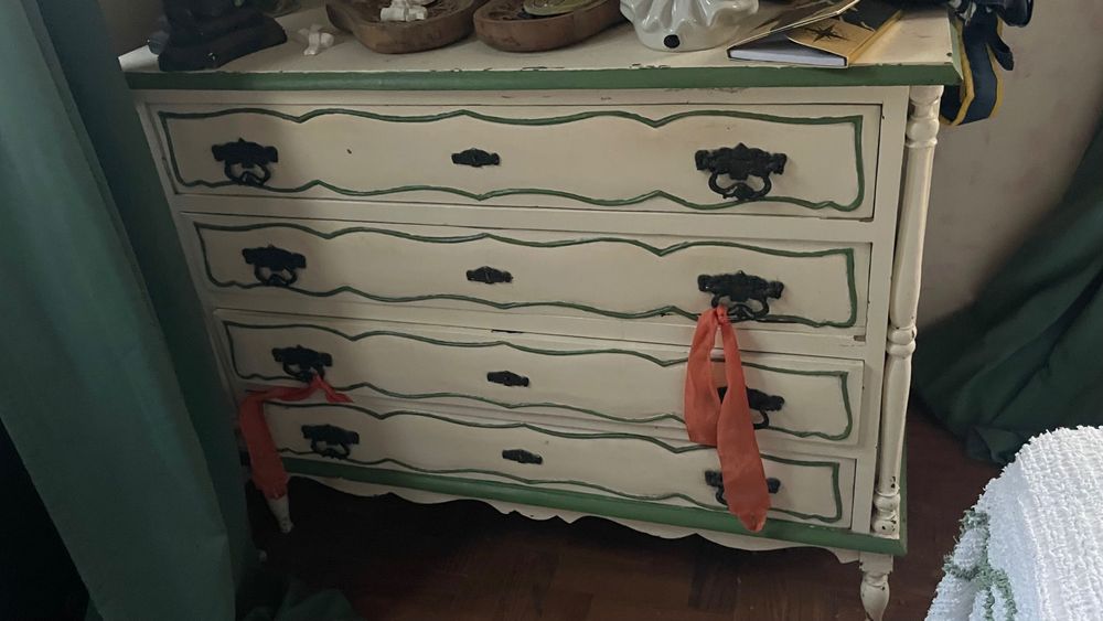 Conjunto de quarto antigo