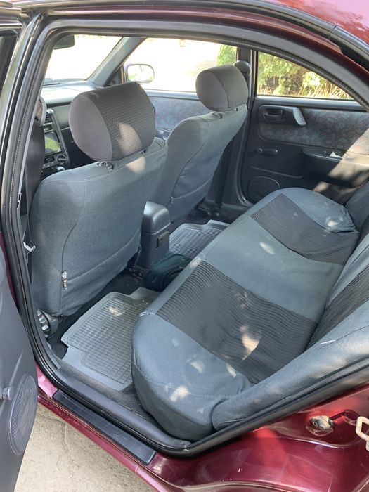 Продам или обмен на бус TOYOTA CARINA E 1,8