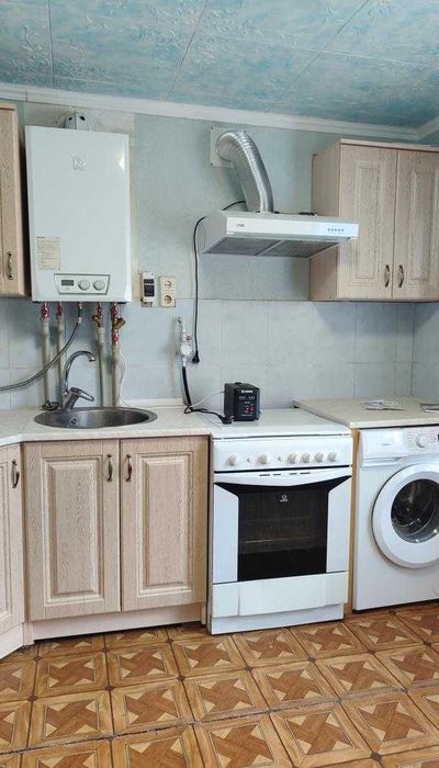 Продам 2-кімнатну квартиру в Дергачах р-н поліклініки центр.