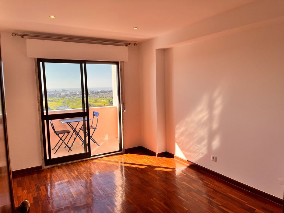 T2 Renovado | Vista Mar & Golfe  | 9.º Andar | Junto ao Taguspark