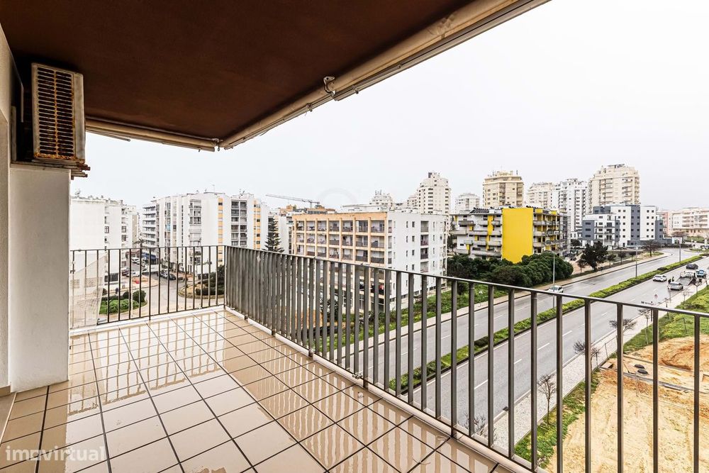 A. Pêra - Apartamento T2 C/2 WC + Piscina + Parque Infantil — Armação De Pera, Faro