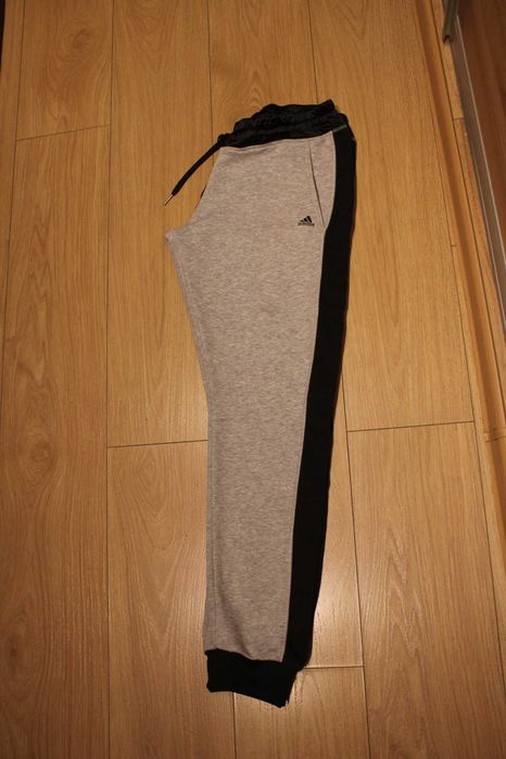Świetne spodnie dresowe,dresy, damskie,ADIDAS,roz.M,szare