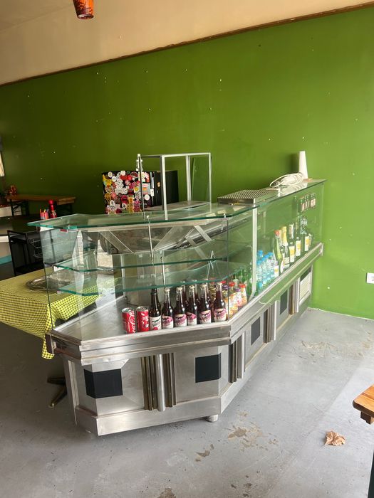 Vitrine Refrigerada Profissional em Inox e Vidro