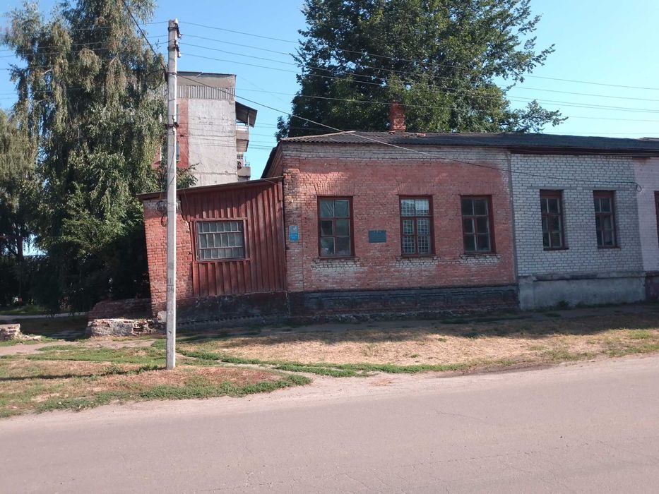 Продам приміщення з підвалом в самому центрі міста, ціна договірна