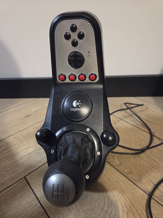 Zestaw Logitech g27 kierownica pedały shifter