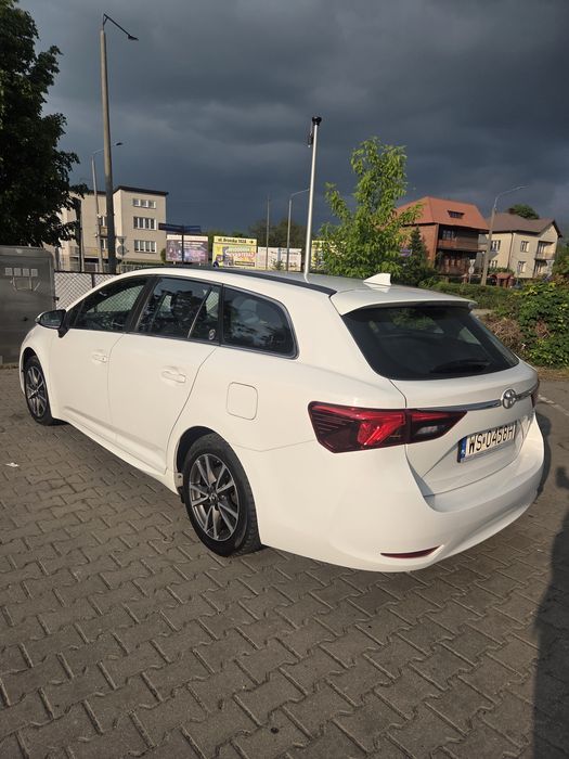 Toyota avensis t27 2017