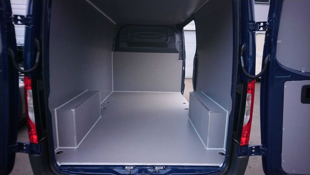 Zabudowa auta dostawczego MB Sprinter 910 L2 // KNAUTECH