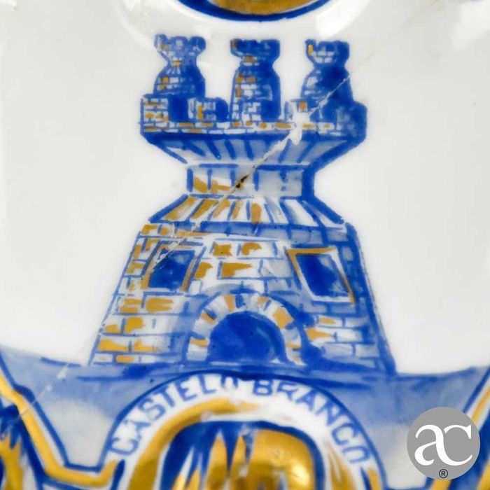 Cinzeiro porcelana Vista Alegre, com brasão de Castelo Branco