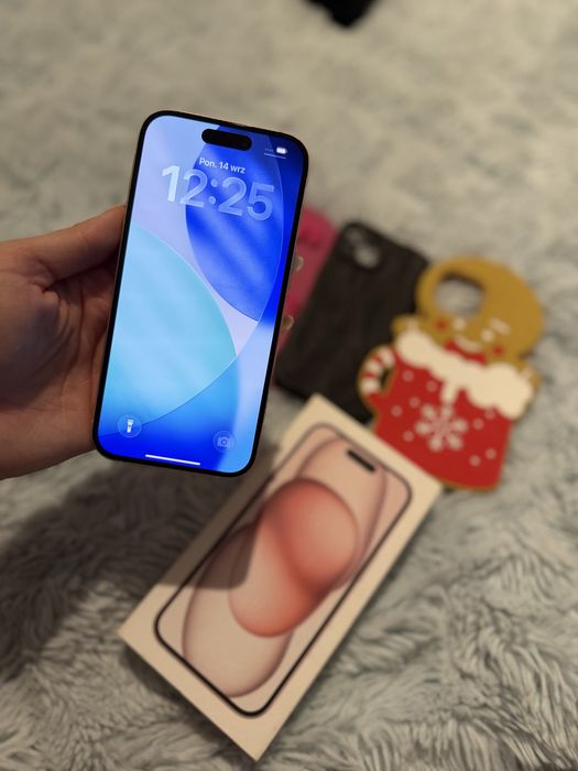 iPhone 15 rożowy 128 GB