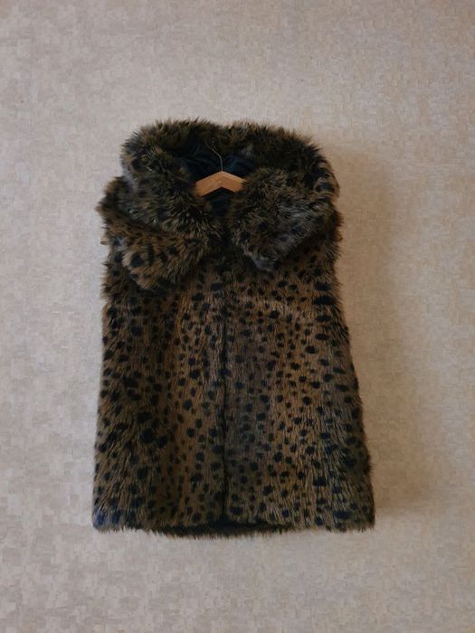 Меховая  теплая жилетка