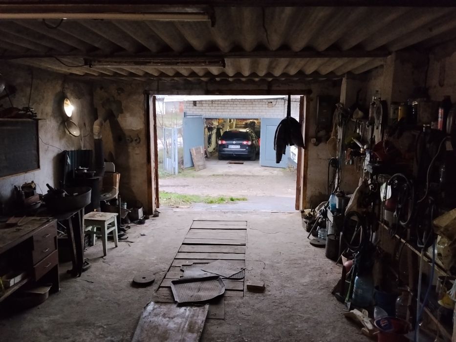 Гараж на Коротченко внизу Кому интересно звоните