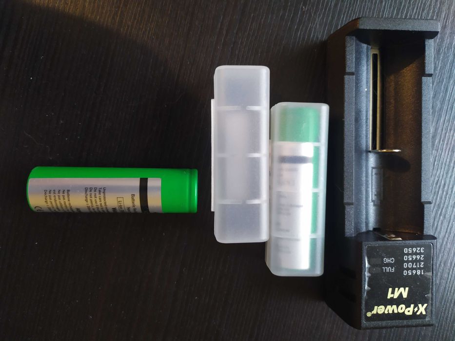 Akumulatory i ładowarka