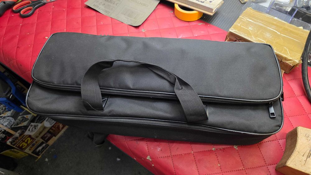 Pedalboard gitarowy z zasilaczem i torbą Caline CB108B