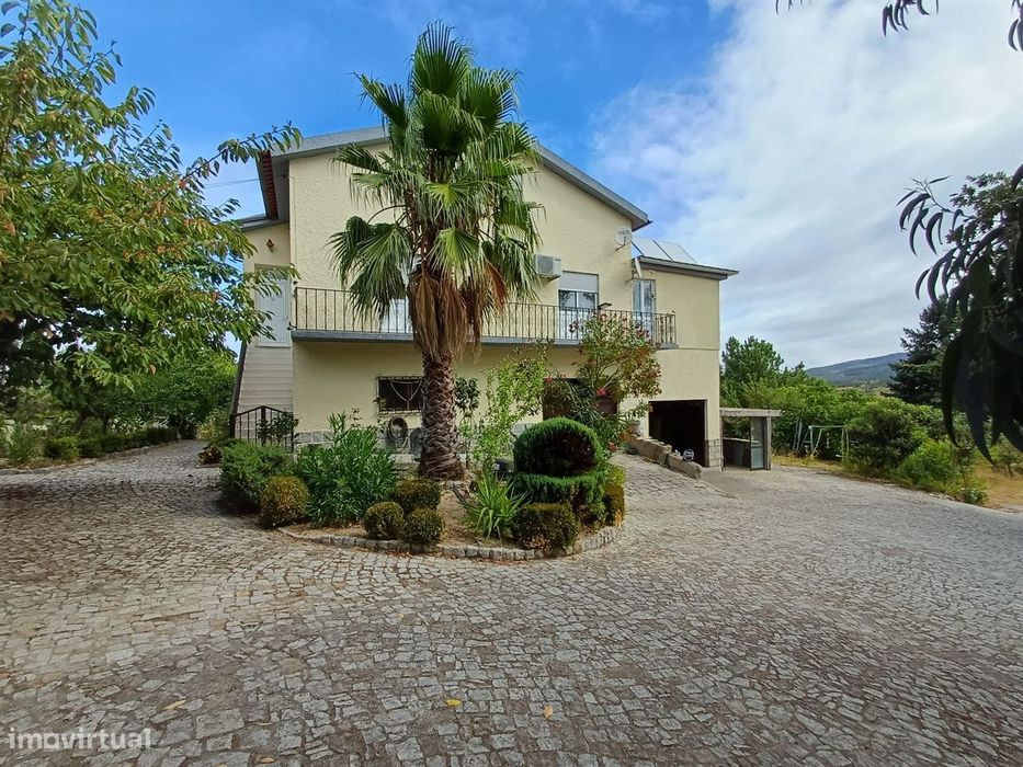 Propriedade com 2 casas