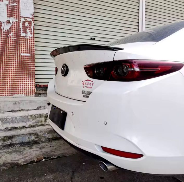 Спойлер Mazda 3 бленда мазда накладка на багажник ляду