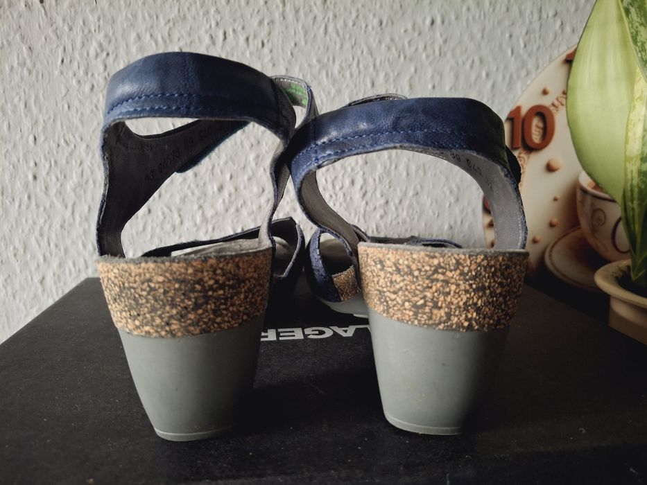 Think!  Skórzane sandałki damskie 40