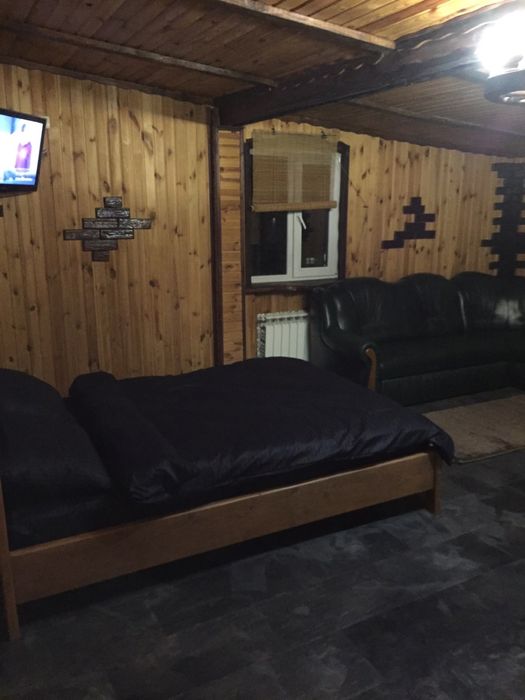 1 Посуточно (сніданки)почасово новострой квартира студия