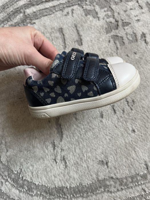кросівки для дівчинки Geox