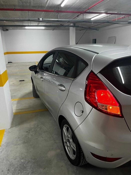 Vendo Carro Ford Fiesta de Nov 2013