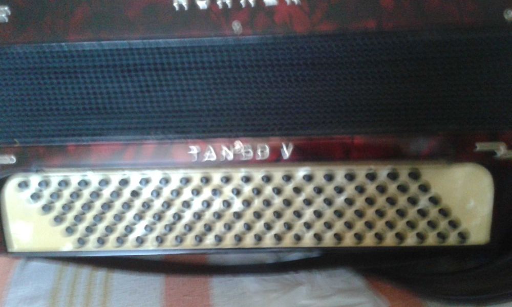 HOHNER Tango V pieknie brzmiacy akordeon z Musette 120 B 4/5 chory  futeral