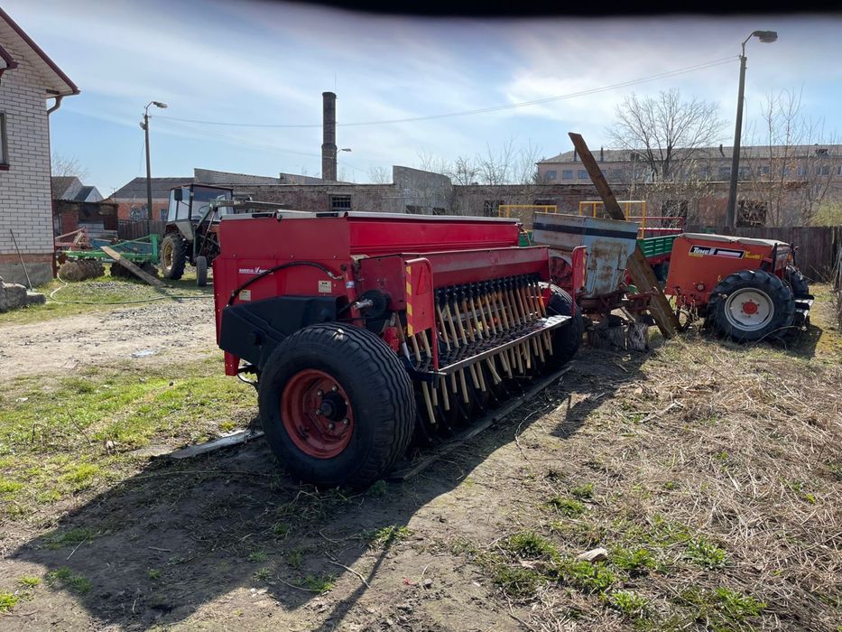 Сівалка дискова причіпна навісна Simulta 2.5 м з міндобривом сошникова