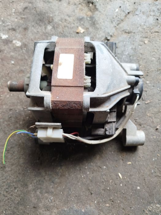 Продается двигатель от стиральной машинки.