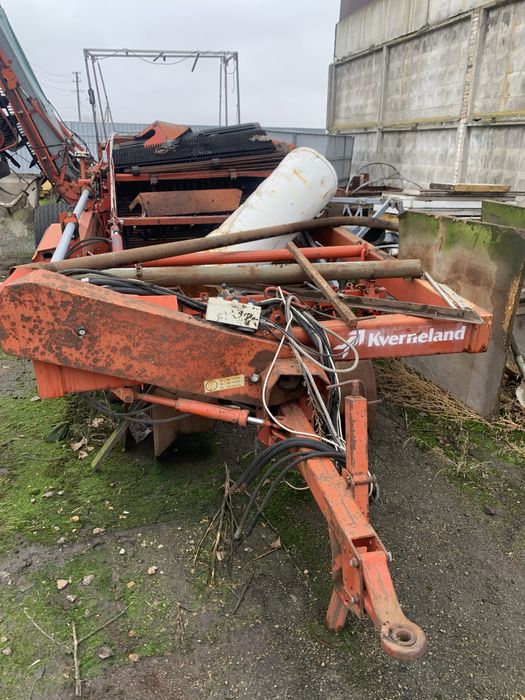 картоплезбиральний комбайн Kverneland UN2200.