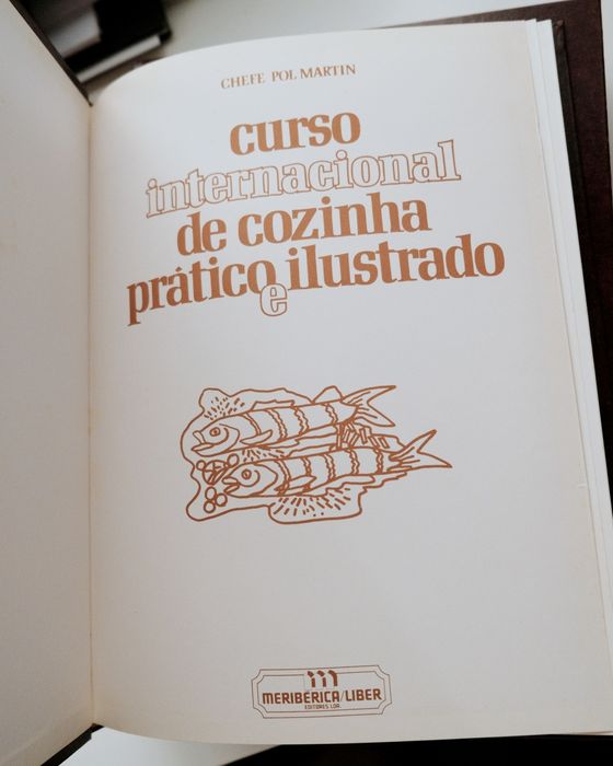 Curso internacional de cozinha prático e ilustrado, 4 volumes