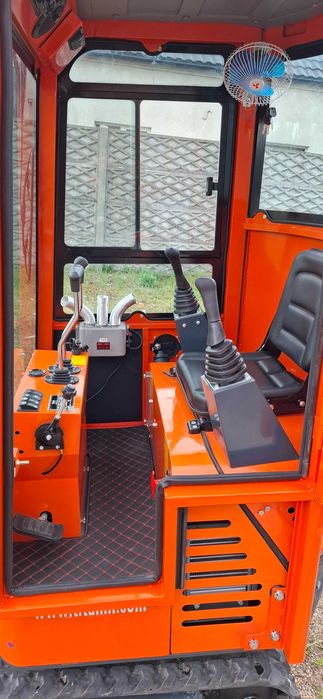 NOWA minikoparka TITAN TL 10 E TITAN Heavy Industries LTD. od RĘKI