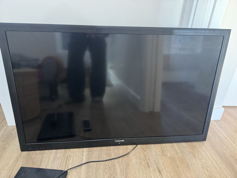 Tv Toshiba 43” impecavel