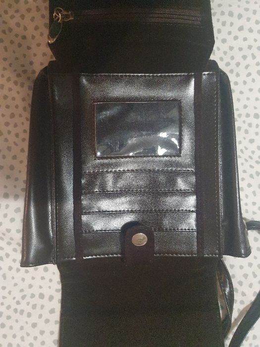 Mala Castanha, a Tiracolo tipo veludo. Super organizada.