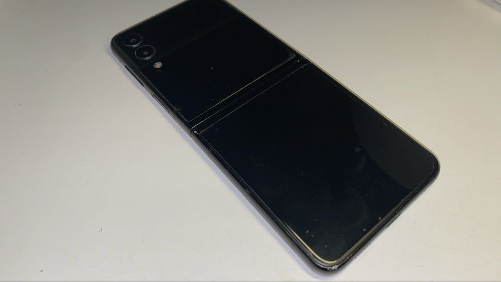 Продам Samsung z flip 3