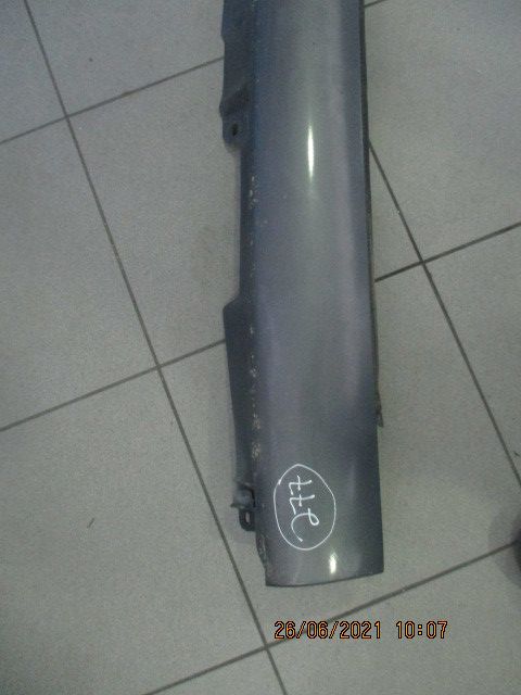 Embaladeira esquerda TOYOTA Avensis Wagon (_T25_)