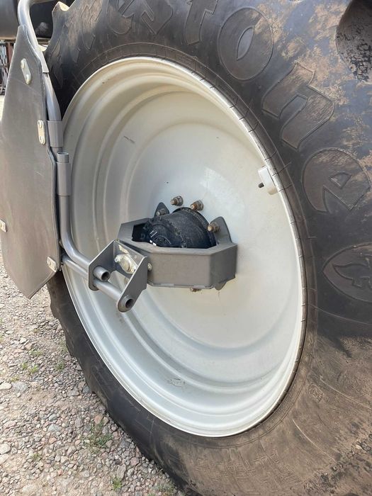 Самохідний обприскувач Massey Ferguson 9330