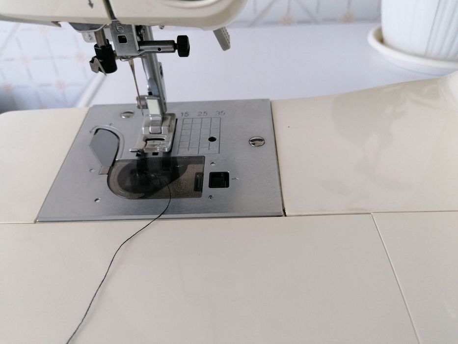 Комп'ютерна швейна машинка Brother 945