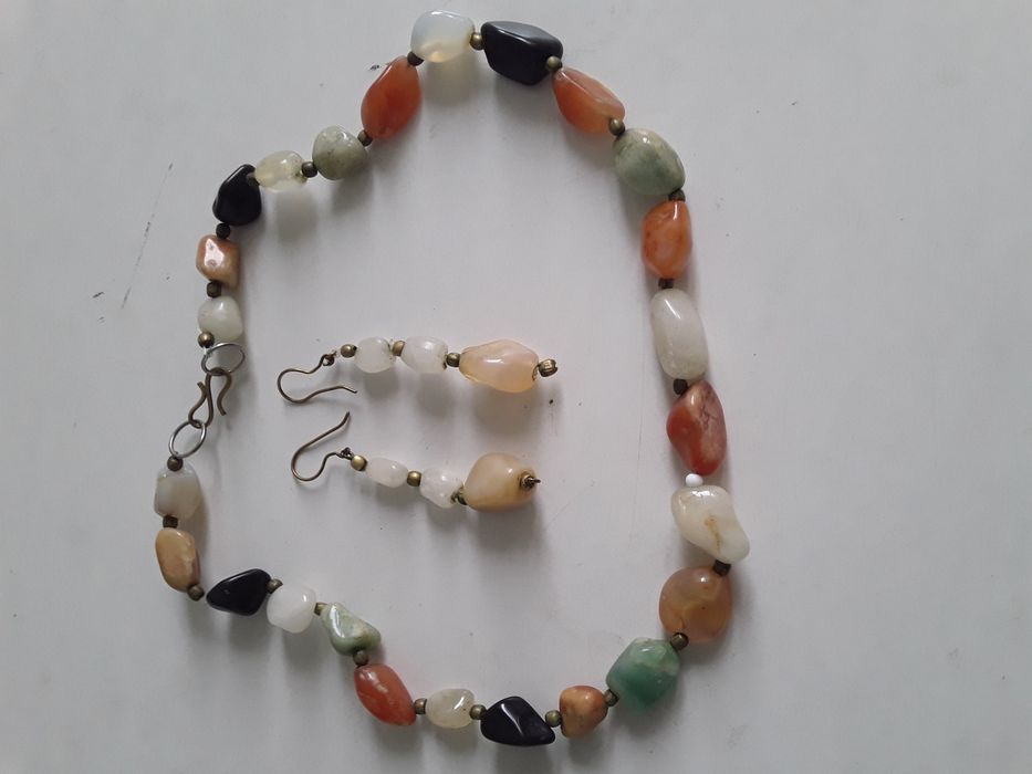 Бусы. Серьги. Агат.