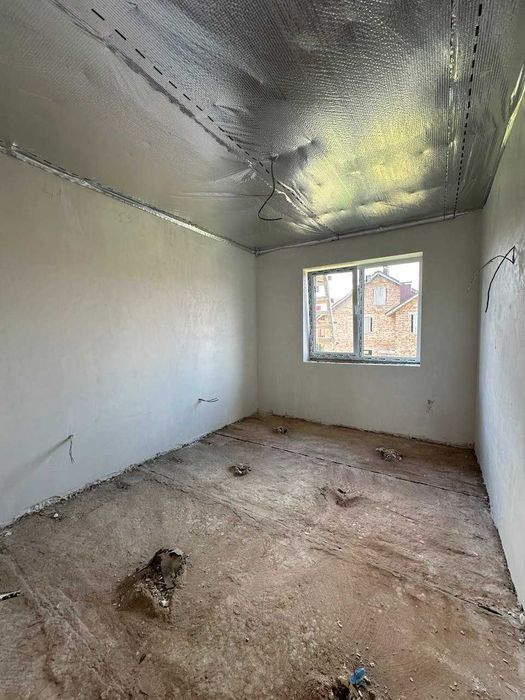 Продаж ГОТОВОГО до ремонту таунхауса 130м2 з гаражем та ділянкою