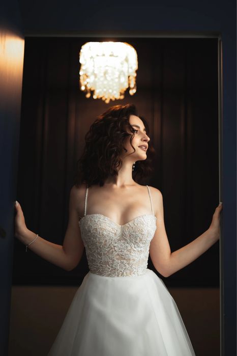 Випускна/весільна/вечірня сукня з мереживним корсетом обшитим бісером