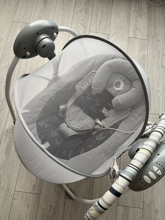 Крісло гойдалка lionelo