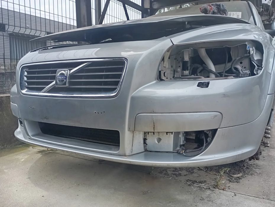 Pára-choques frente VOLVO C30