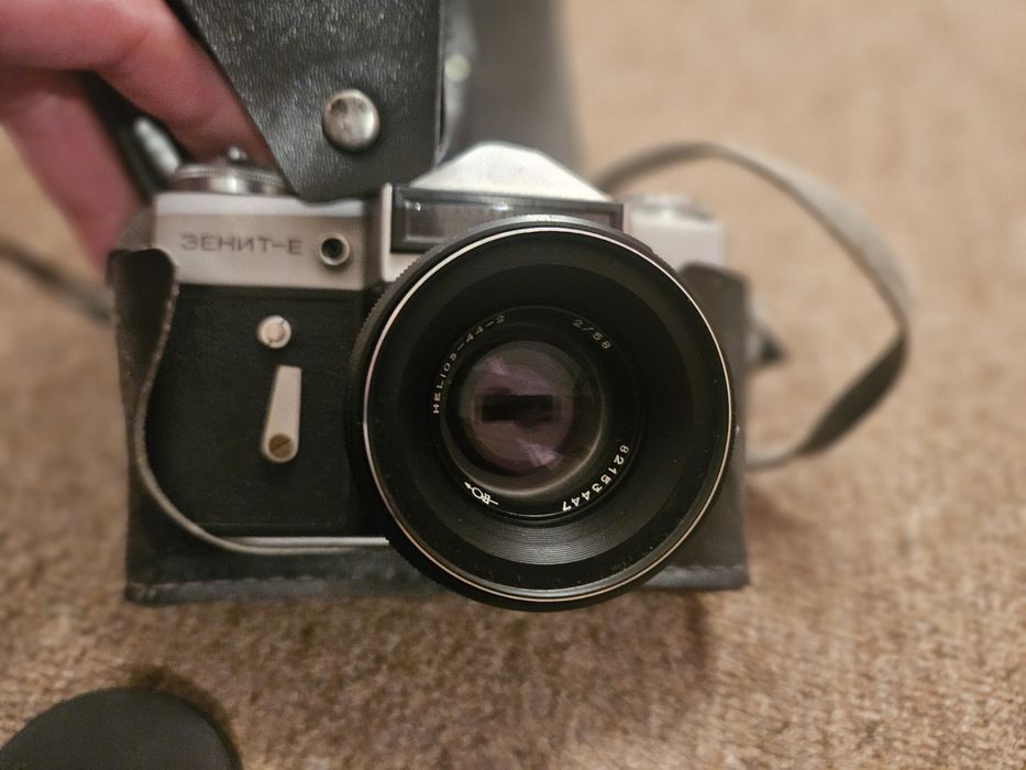 Фотоаппарат зенит-e с объективом helios