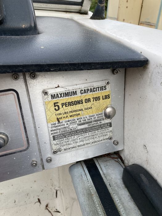 Łódź motorowa Thunderbird z silnikiem Johnson 150 KM V6  + Przyczepa