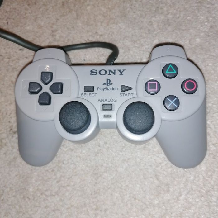 Play Station 1-imaculada. Perfeita para colecionadores.