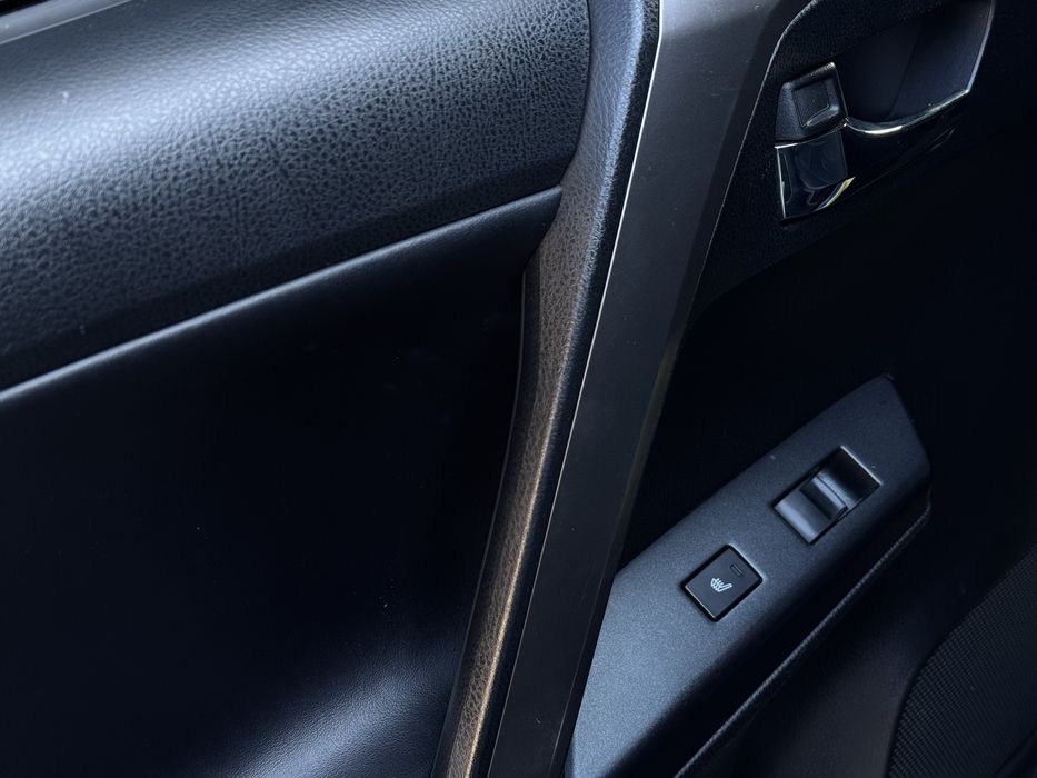 TOYOTA RAV4 повний привід офіційне авто